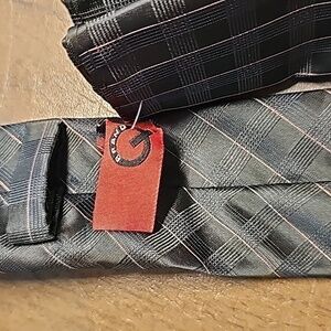 Men’s Tie, Brand Q- Pocket square.